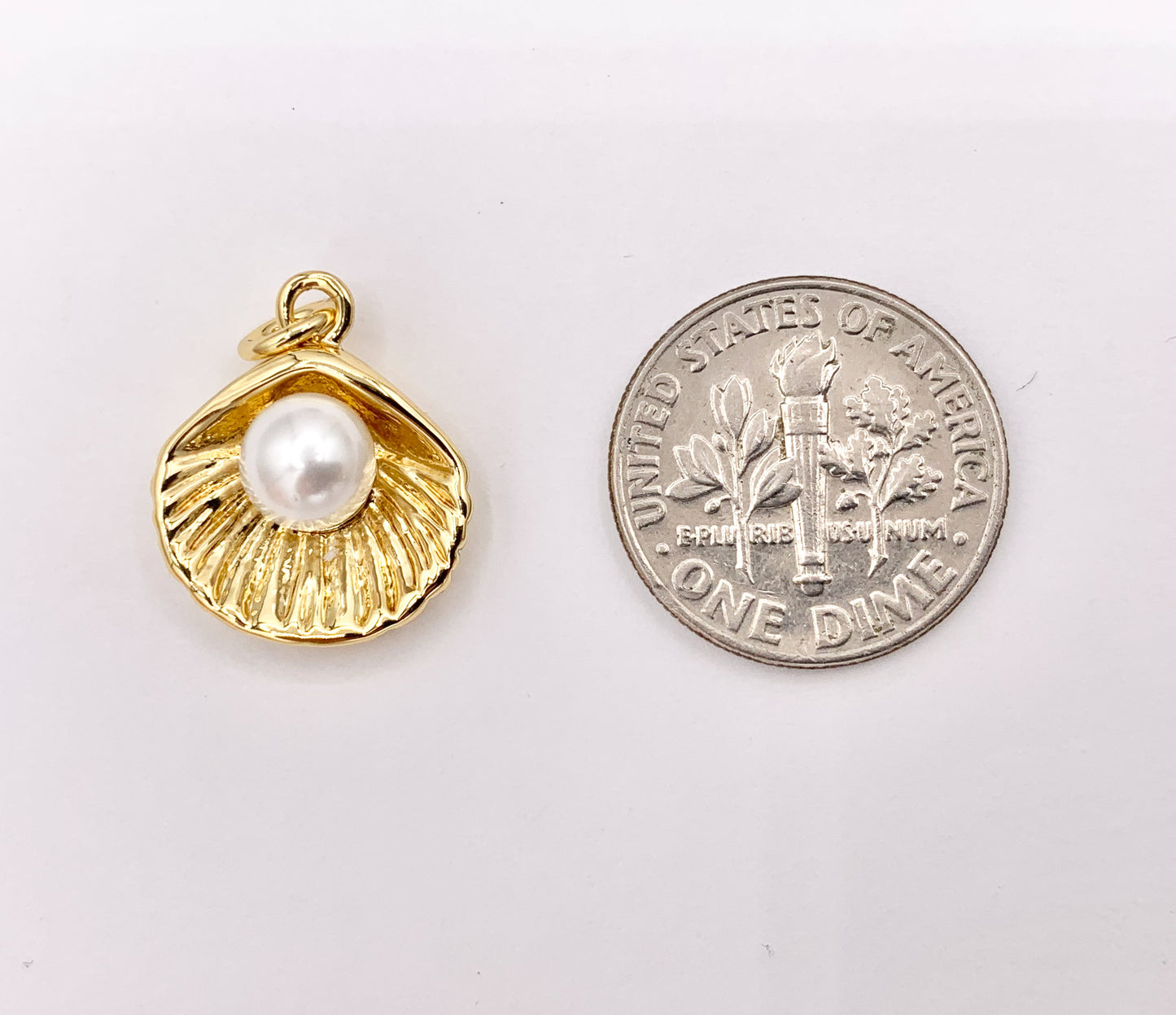 Pearl in Shell Shape Summer Sealife Pendant in Real Gold 18K Plated Over Brass 10 PCS