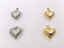 Cargar imagen en el visor de la galería, Cute Etched Puffy Heart Pendant Charms in 18K Gold or Silver Plated Copper 5 PCS/ 6 PCS
