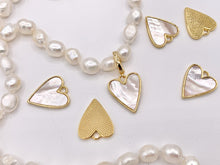 Cargar imagen en el visor de la galería, Mother of Pearl Heart Pendant Charm in Real Gold 18K Plated Over Brass 6PCS
