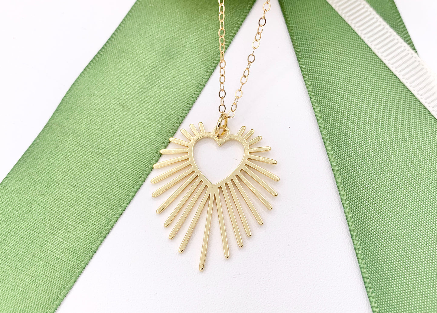 Large Heart Blast Pendant Charm in Real Gold 18K Plated Over Stainless Steel 8 PCS