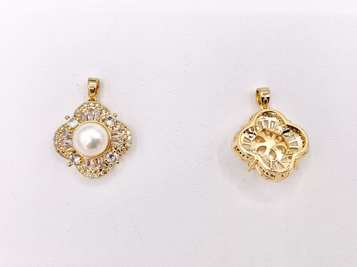 Stunning CZ Diamond Large Pearl Clover Quatrefoil Pendants in 18K Gold plated Copper 4PCS