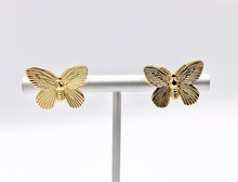 Cargar imagen en el visor de la galería, Simple Butterfly Earrings Studs in 18K Gold/Platinum Plated Copper 5 PAIRS
