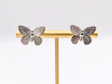 Cargar imagen en el visor de la galería, Simple Butterfly Earrings Studs in 18K Gold/Platinum Plated Copper 5 PAIRS
