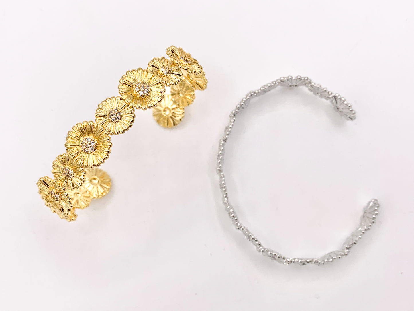 Beautiful Daisy Flower Summer Bracelet Cuffs in Real Gold/Platinum 18K Plated CZ Pave Copper 2 PCS