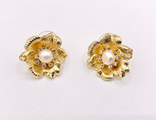 Cargar imagen en el visor de la galería, Big Freshwater Pearl Flower Earring Studs in Real 18K Gold Plated CZ Pave Over Copper 3 PAIRS
