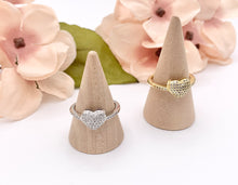 Cargar imagen en el visor de la galería, Statement CZ Cubic Zirconia Heart Rings in 18K Gold or Silver plated Copper 5 PCS
