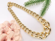 Cargar imagen en el visor de la galería, Chunky Oval Link Chain Necklace in Gold/Silver 2 Tone Plated Copper Finished Necklace 18&quot; with 2&quot; Extension Link
