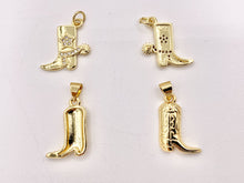 Cargar imagen en el visor de la galería, Western Cowboy Boots Texas Ranch One Sided Pendant Charms in CZ Pave 18K Gold Plated Copper 10 PCS
