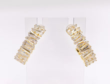 Cargar imagen en el visor de la galería, Trendsetting Unique Curve Link CZ Pave Baguette Hoop Earrings in 18K Gold Plated Copper 2 PAIRS
