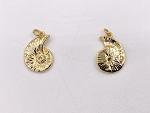 Cargar imagen en el visor de la galería, Cute Small CZ Pave Conch Shell Charms Pendants Plated in 18K Gold Copper Base 10 PCS
