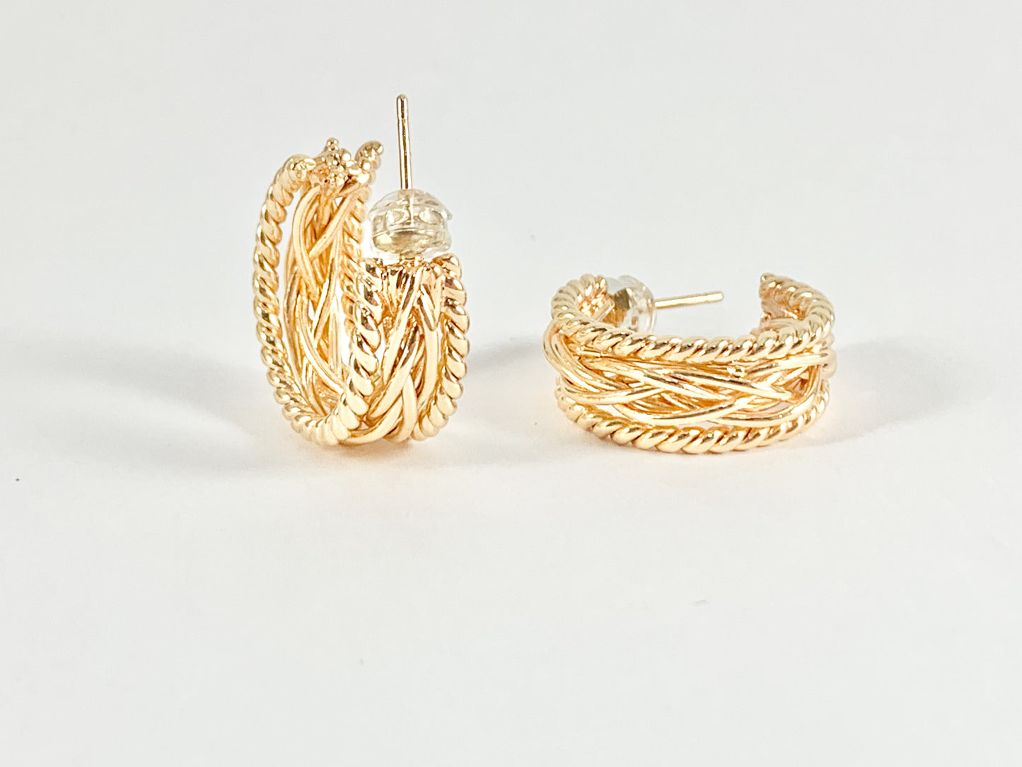 Aretes de aros retorcidos delicadamente trenzados en cobre chapado en oro de 18 quilates, 3 pares