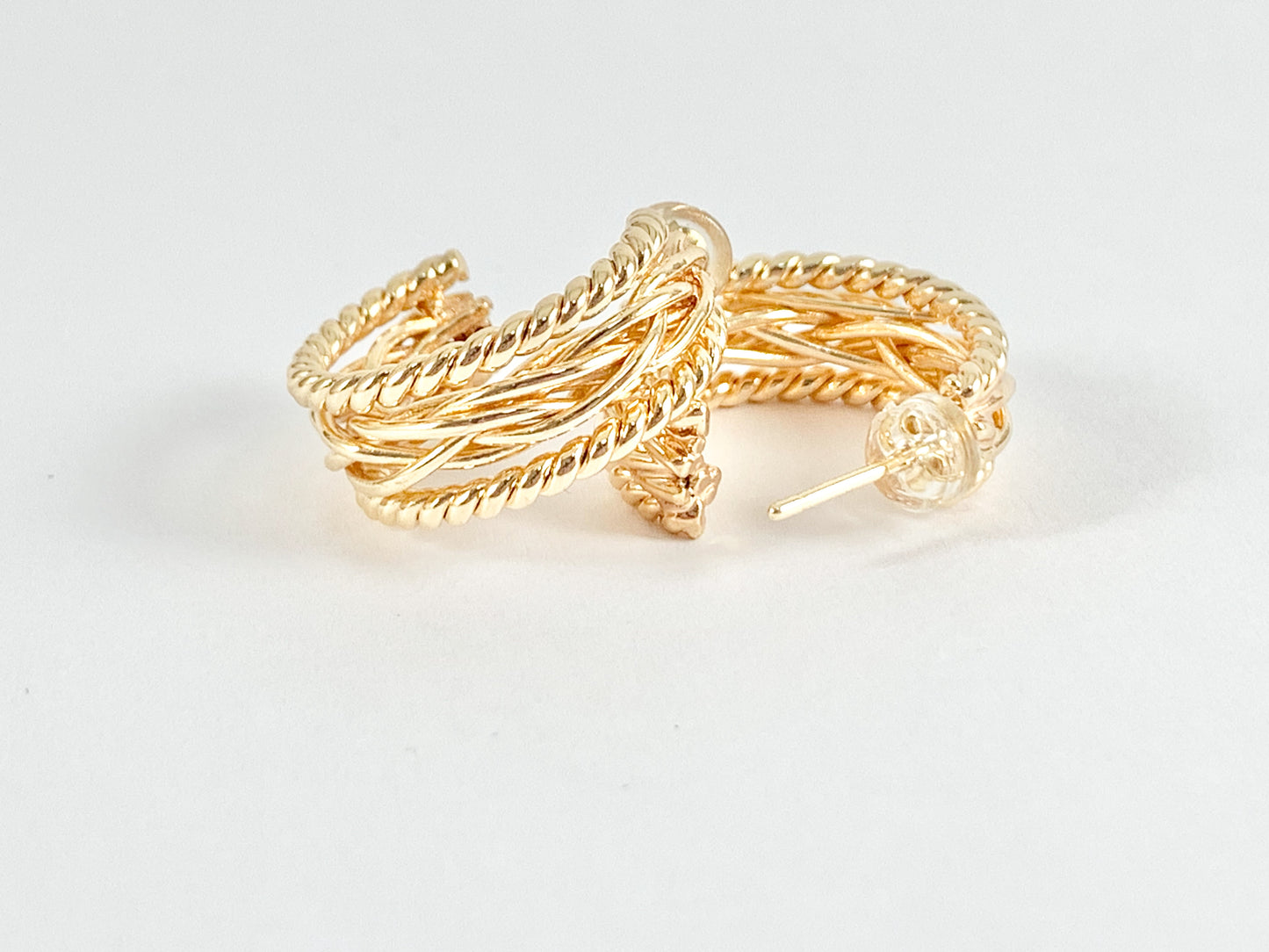 Aretes de aros retorcidos delicadamente trenzados en cobre chapado en oro de 18 quilates, 3 pares