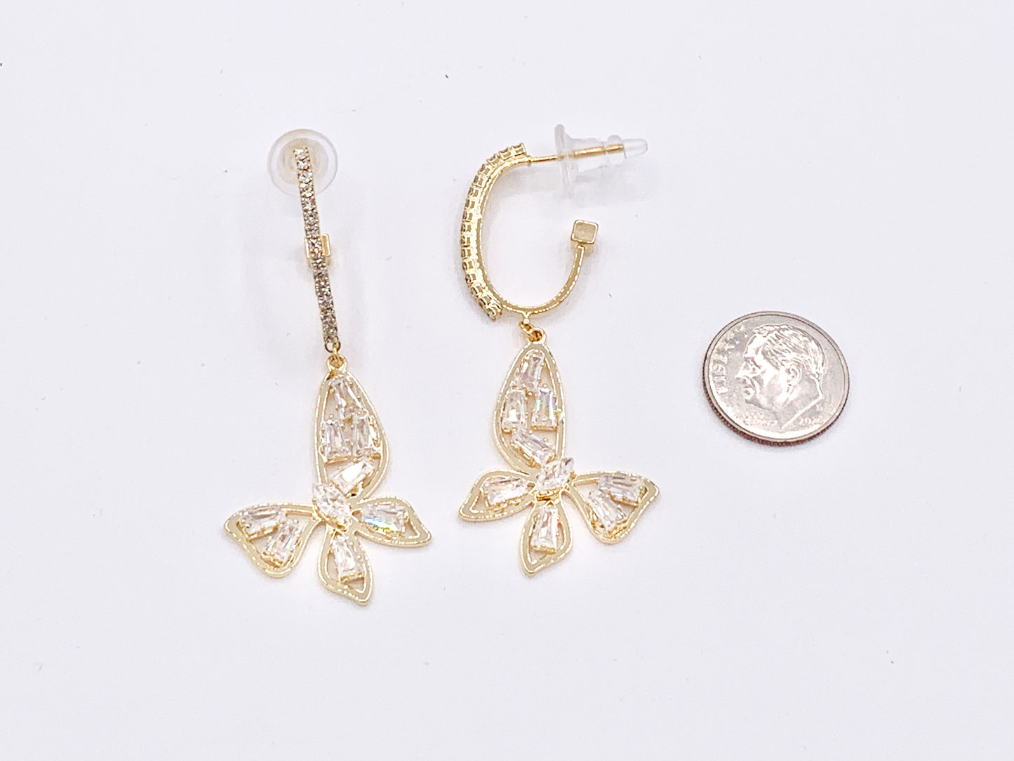 Deslumbrantes aretes colgantes de mariposa con circonita cúbica de oro llamativos en chapado en oro de 18 quilates sobre cobre, 2 pares
