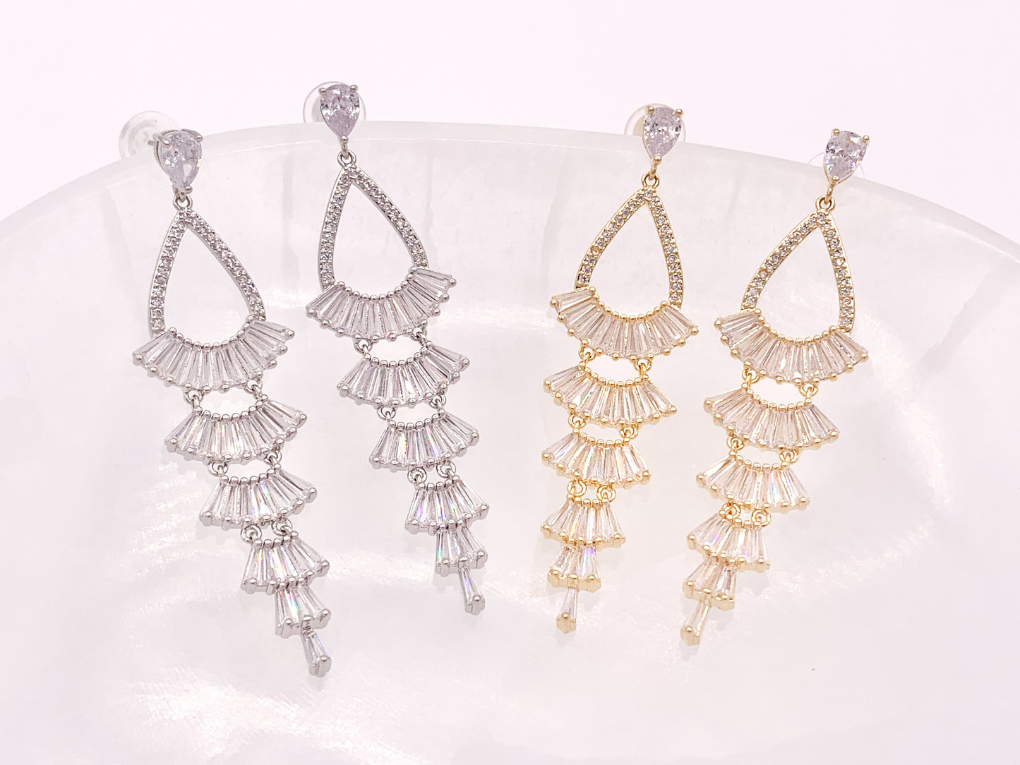 Lovely Chandelier Rhinestone Earrings in 18K Gold or Silver Plated over Copper 1 pair