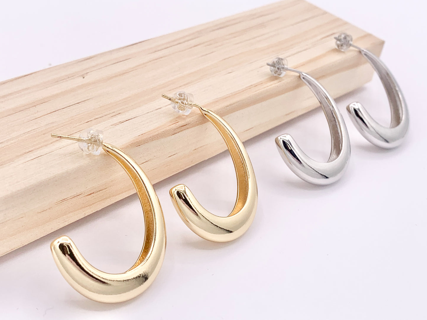Minimalist Curved Hoops Earrings over 18K gold or Silver Plated Copper 2 Sizes 4 pairs