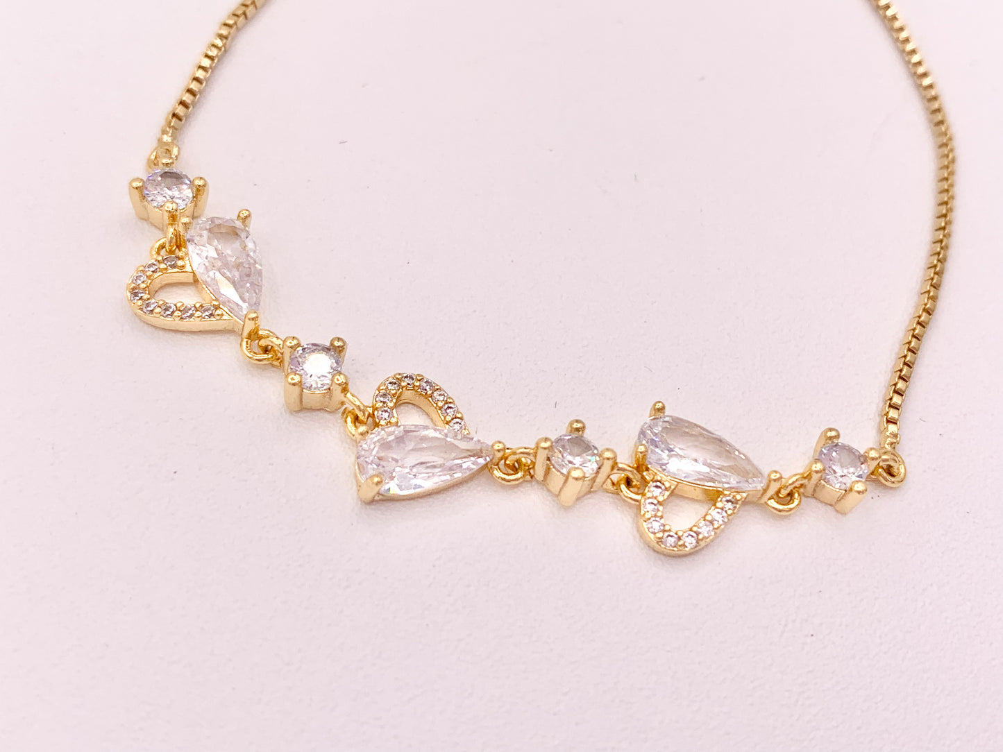Dainty Hearts CZ Pave Rhinestone Box Chain Dainty Slide Pulseras ajustables en cobre chapado en oro de 18 quilates 2 piezas
