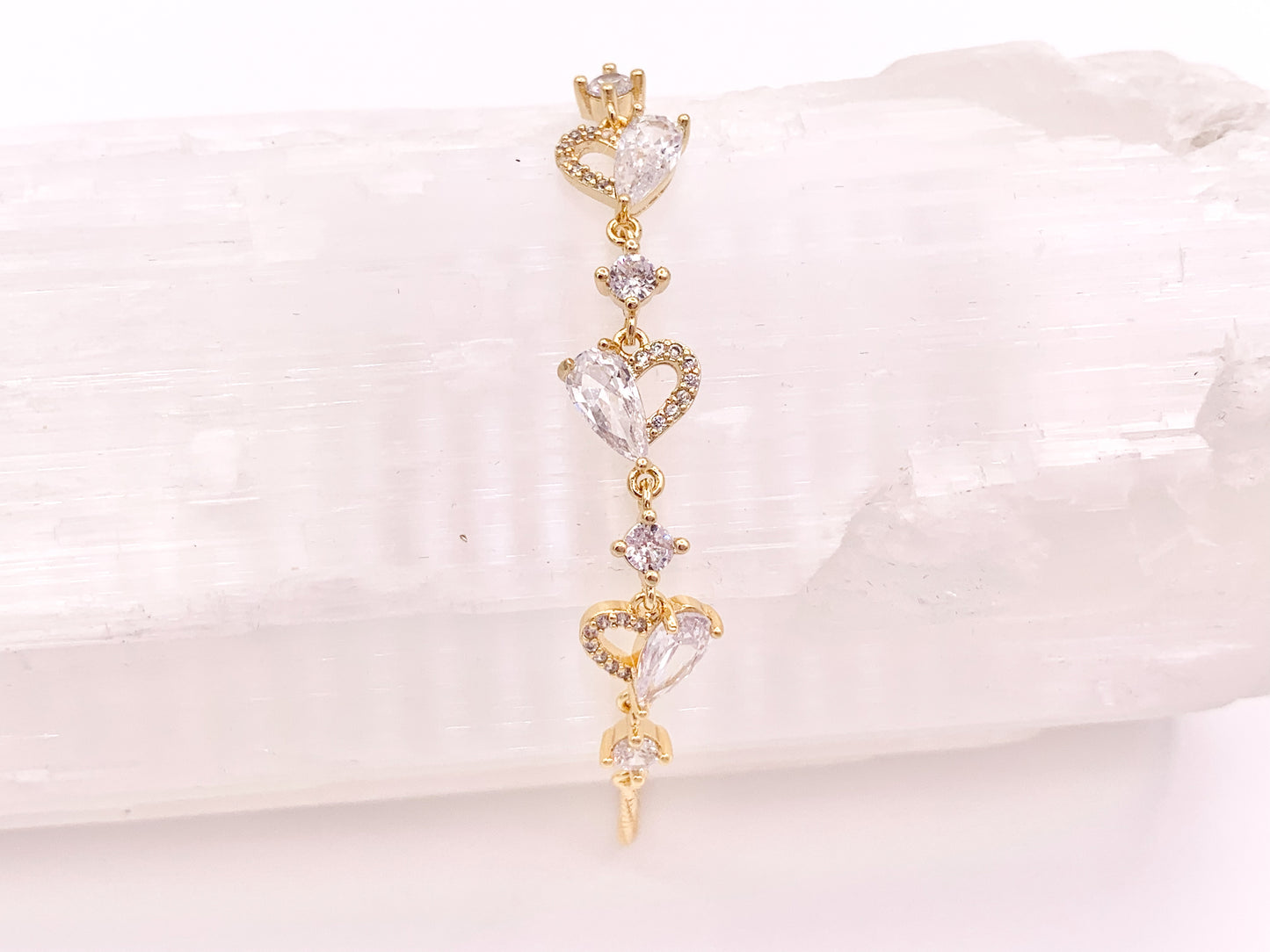 Dainty Hearts CZ Pave Rhinestone Box Chain Dainty Slide Pulseras ajustables en cobre chapado en oro de 18 quilates 2 piezas