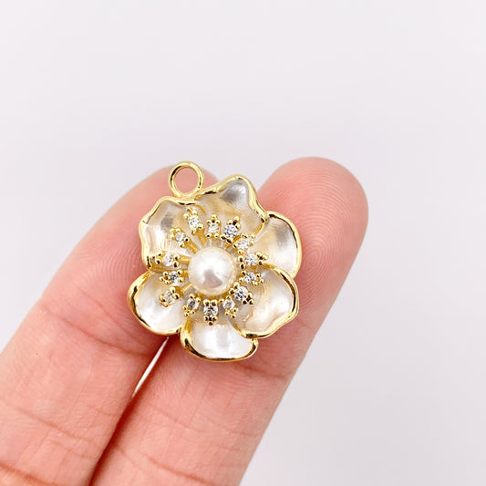 Pretty Pearl Cubic Zirconia Flower Pendant Charms in Real Gold 18K Plated Over Copper 6pcs