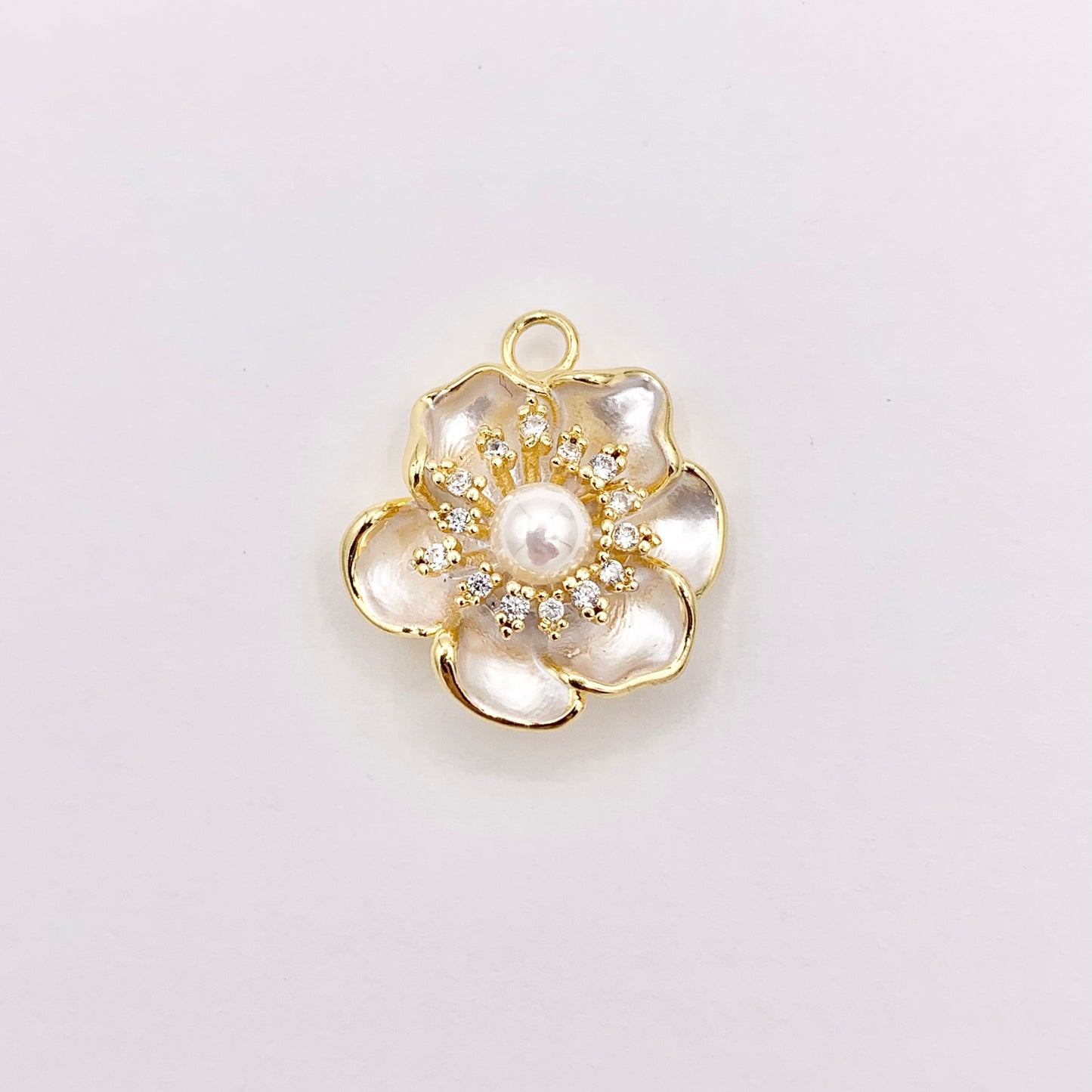 Pretty Pearl Cubic Zirconia Flower Pendant Charms in Real Gold 18K Plated Over Copper 6pcs