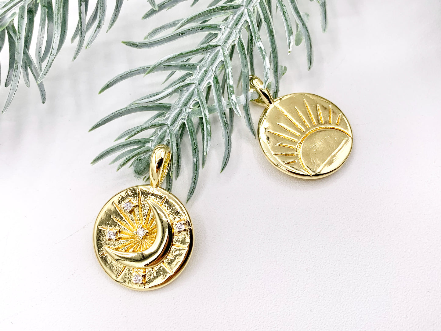 Double Sided Moon Sun Coin Pendant in 18K Gold plated Copper 8pcs