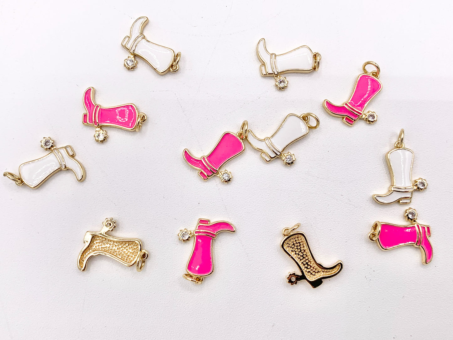 Colgante de corazón chapado en oro de 18 quilates con diamantes de imitación chapados en plata antigua, 3 piezas