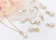 Load image into Gallery viewer, Freshwater Pearl Charms Clasp in Real Gold 18K Plated Over Brass 5/6 pcs
