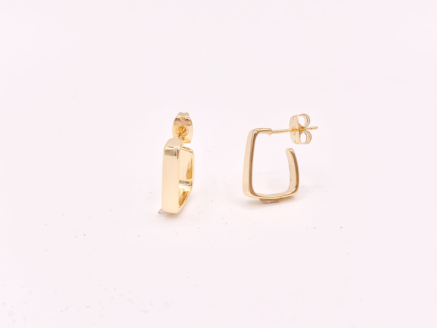 Pendientes cuadrados geométricos minimalistas delicados Huggies Pendientes de latón chapados en oro de 18 quilates 3 pares