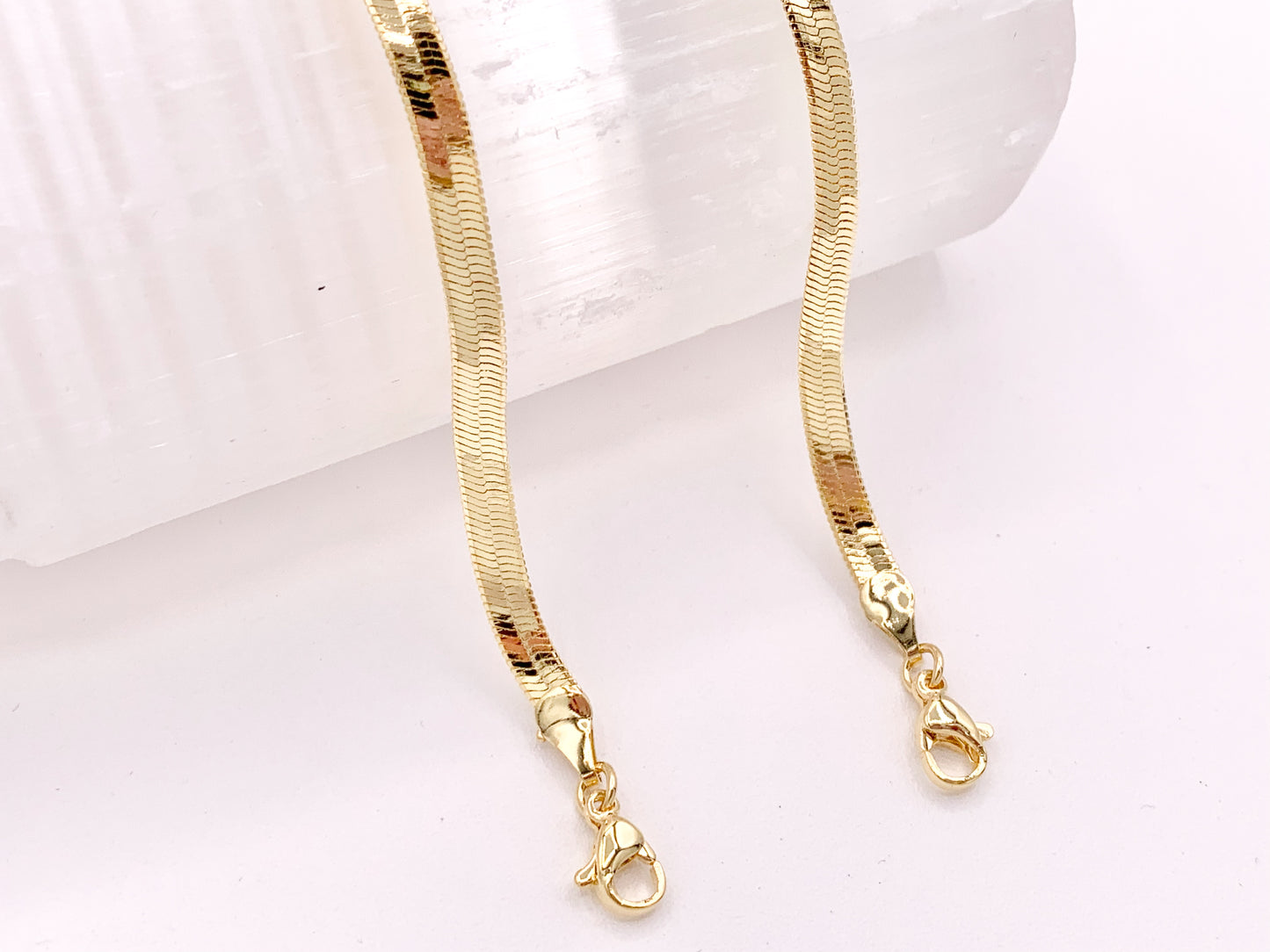 Pulseras de cadena de serpiente con corte escalonado plano en espiga y extensión en cobre chapado en oro de 18 quilates, 5 piezas