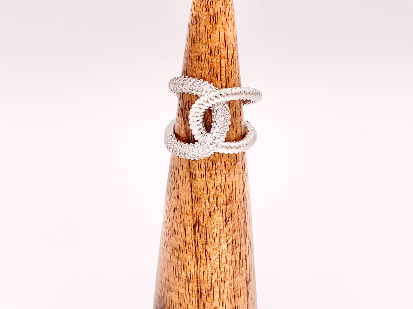 Beautiful Bold Interlock CZ Pave Link Interlocking Statement Rings in 18K gold or Silver Plated Copper 4 pcs