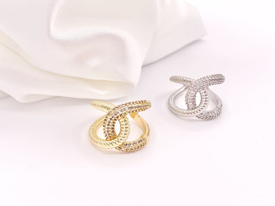 Beautiful Bold Interlock CZ Pave Link Interlocking Statement Rings in 18K gold or Silver Plated Copper 4 pcs