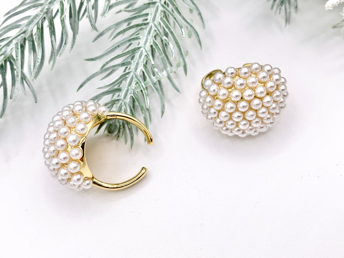 Large Pearl Cluster Statement Ring in 18K Gold Plated Copper 4 pcs