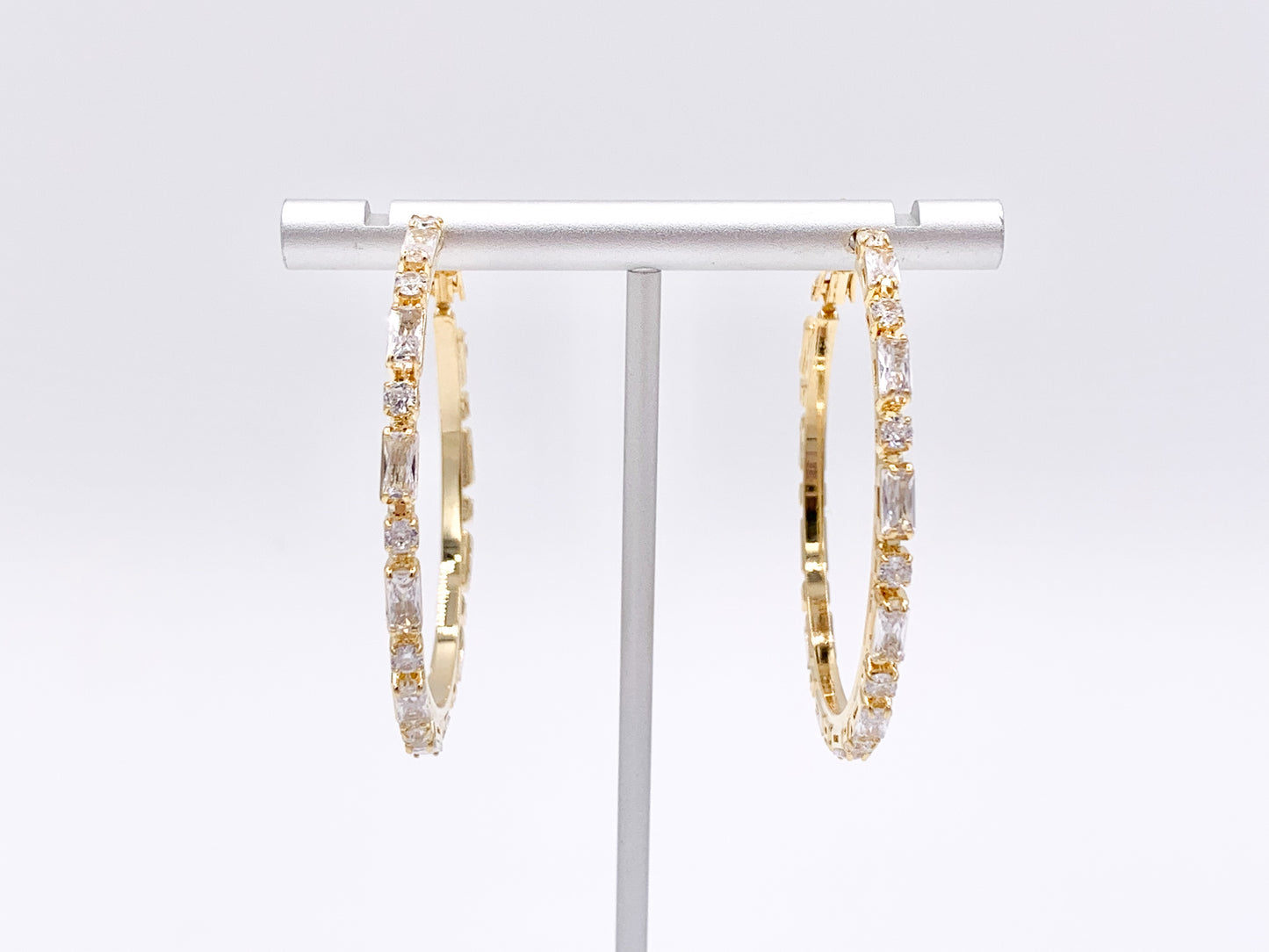 Pendientes de aro con diamantes de imitación baguette con pavé de circonita cúbica grandes en oro de 18 quilates o cobre chapado en plata, 2 pares