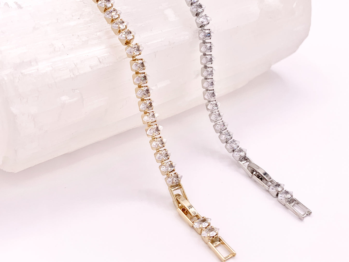 Delicada pulsera ajustable de tenis con cadena de copa de diamantes de imitación de tenis de lujo minimalista chapada en oro de 18 quilates y plata, 3 uds.