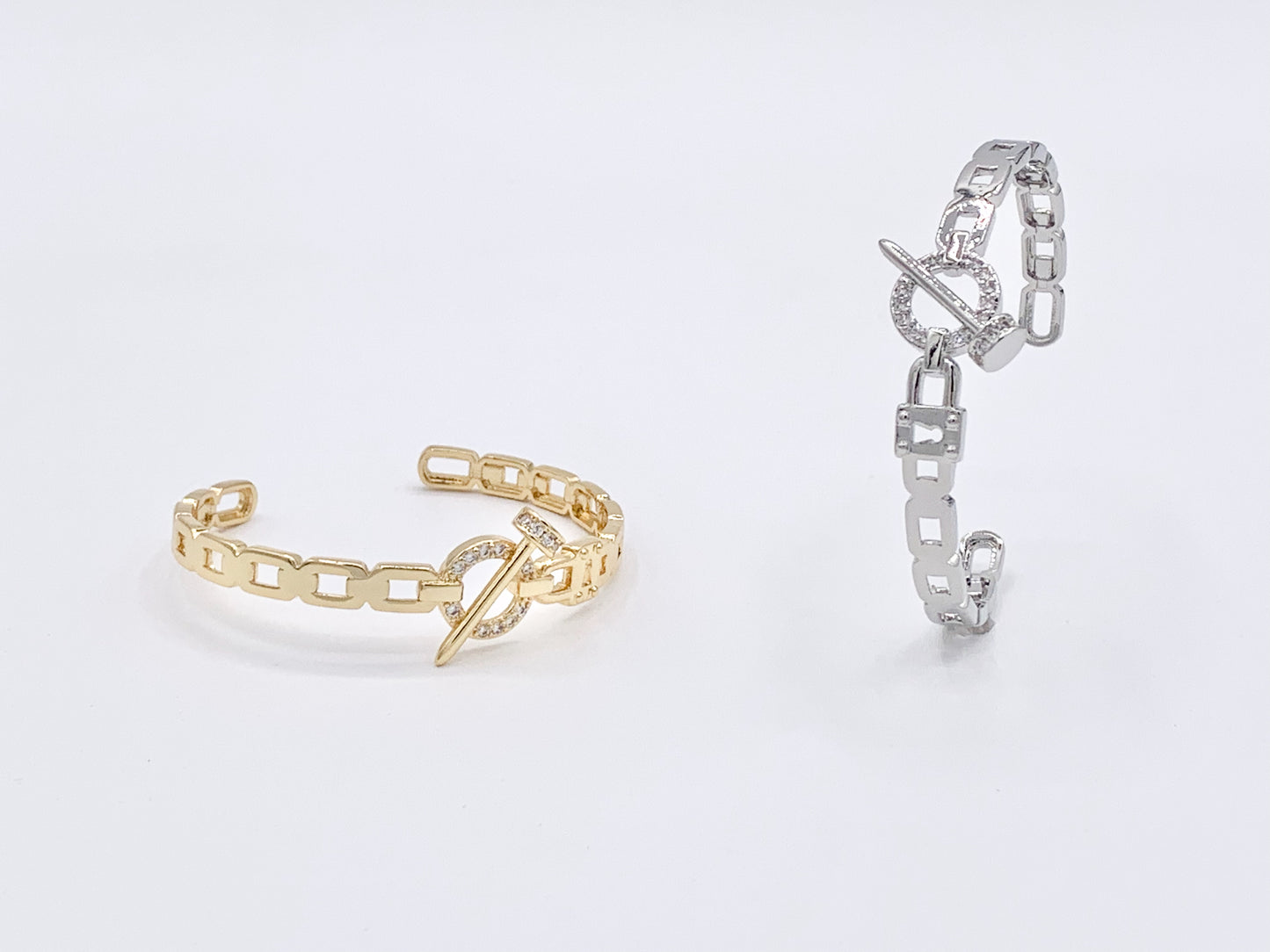 Diseñador de moda como CZ Pave Rhinestone Link Lock Nail Pulsera ajustable Puños en oro real de 18 quilates / cobre chapado en platino 1 pieza