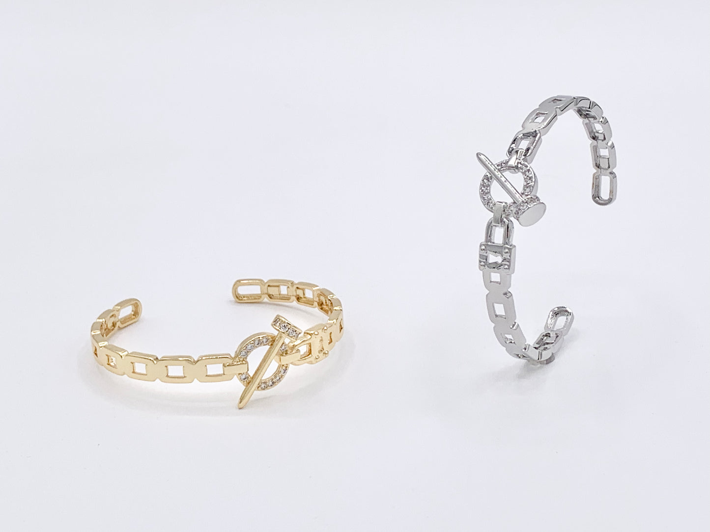 Diseñador de moda como CZ Pave Rhinestone Link Lock Nail Pulsera ajustable Puños en oro real de 18 quilates / cobre chapado en platino 1 pieza