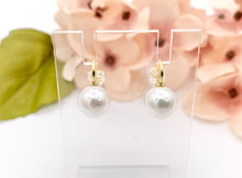 Cargar imagen en el visor de la galería, Cute Mother of Pearl Drop Dangle Earrings in 18K Gold plated Copper 5 pairs
