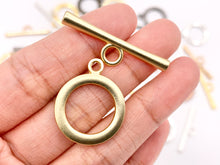 Load image into Gallery viewer, 21mm Pewter Toggles Plain Circle Clasps in Rosy Gold, Gold, Matte Gold/Silver, Silver, Bronze, Copper And Gunmetal
