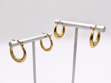 Cargar imagen en el visor de la galería, Stainless Steel Round Hoops Hinge Back Earrings in 18K Gold plated Stainless Steel 3-4 pairs
