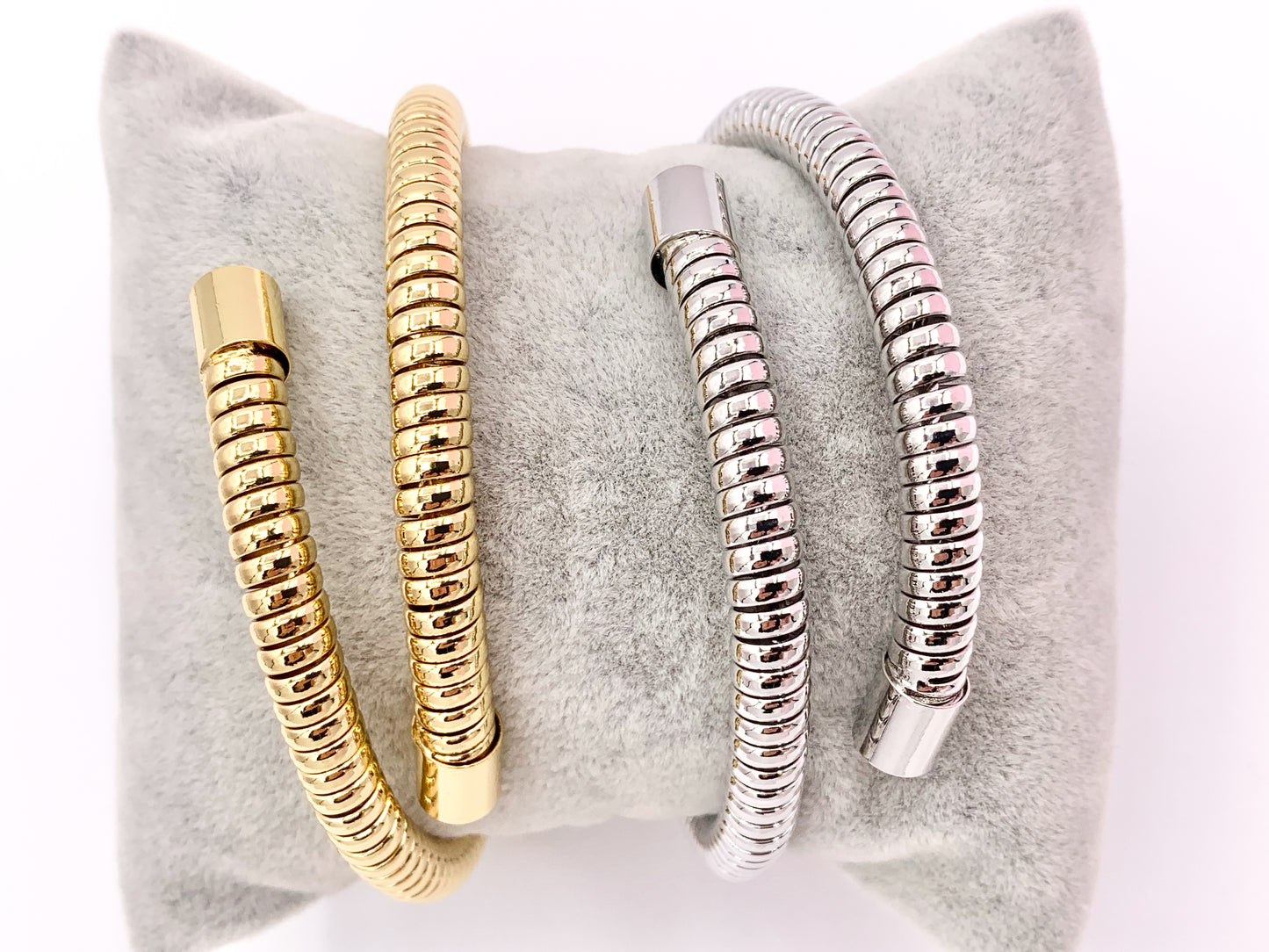 Puños de pulsera envolventes elegantes con espiral elástica en cobre chapado en oro real/platino de 18 quilates, 2 piezas