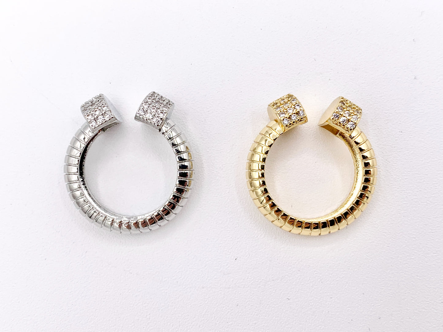 Anillo pavé de circonita cúbica con frente abierto de cobra en espiral gruesa en oro real de 18 quilates/cobre chapado en platino, 4 piezas