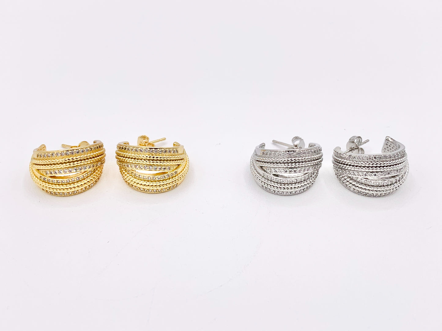 Lindos y elegantes aretes Huggies en oro de 18 quilates o cobre bañado en plata 3 pares