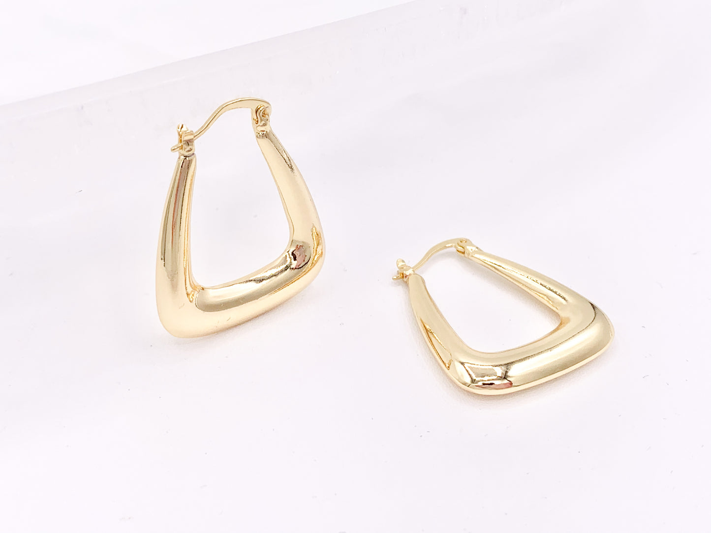 Aretes con cierre trasero llamativos geométricos triangulares trapezoidales en cobre chapado en oro de 18 quilates, 3 pares