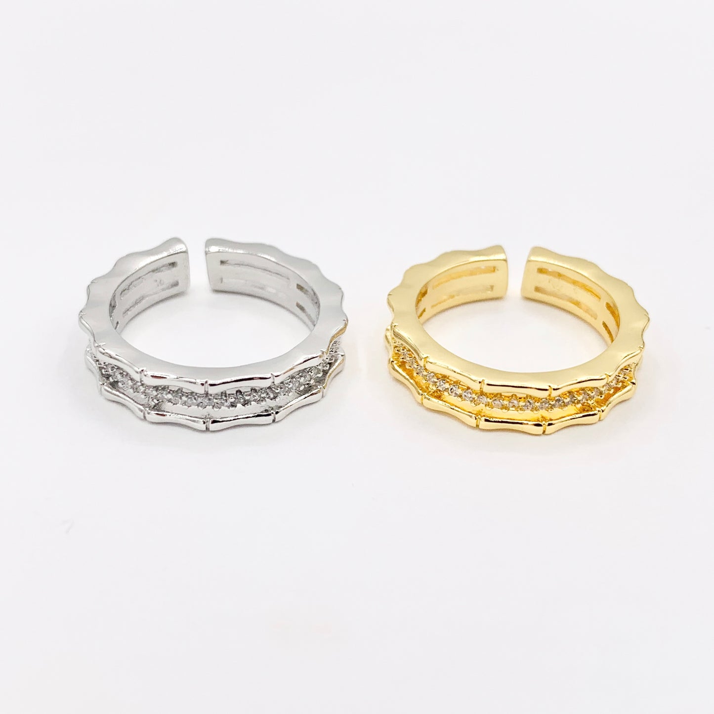 Anillo de triple banda con circonita cúbica chapada en oro real/platino de 18 quilates, 5 piezas