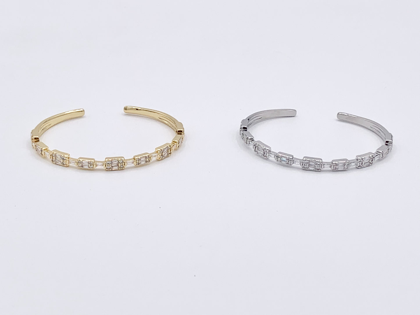 Dainty CZ Pave Rhinestone Baguette Estilo Vintage Pulsera Puños Oro real/Platino Cobre chapado en 18 quilates 1 pieza