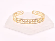 Cargar imagen en el visor de la galería, Impresionante brazalete apilable vintage geométrico en oro o plata plateado CZ Pave Puños de pulsera ajustables sobre latón 1 pc
