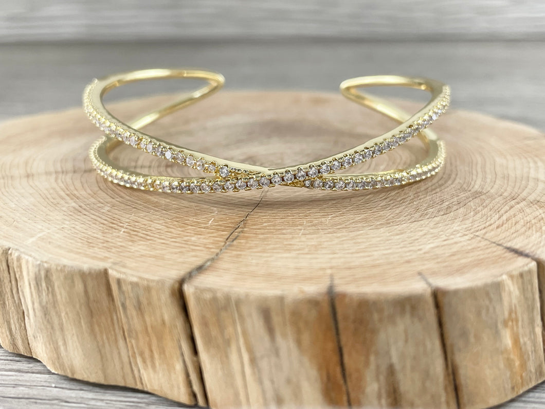 Brazalete ajustable brillante con circonita pavimentada de cobre chapado en oro real de 18 quilates