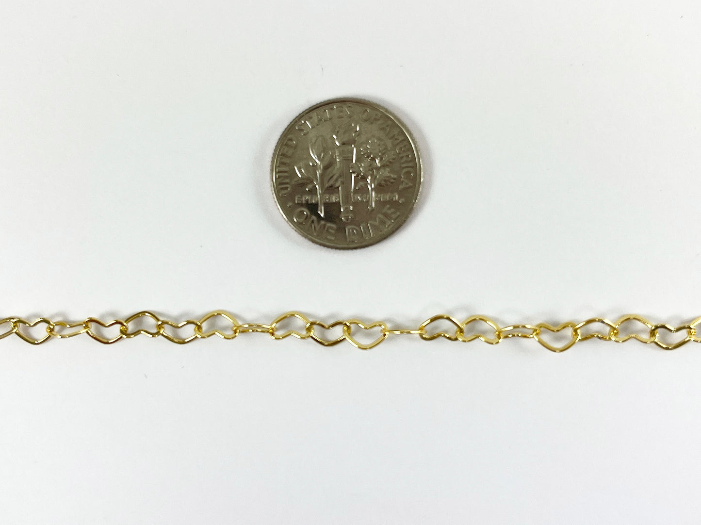 Cadena de corazón minimalista y delicada de latón chapado en oro de 18 quilates para hacer collares y pulseras