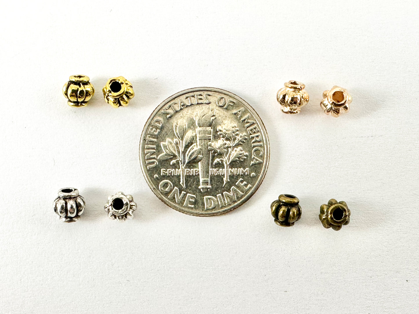 Cuentas espaciadoras acanaladas en forma de calabaza de peltre de 4mm, pequeñas cuentas espaciales para hacer joyas, oro antiguo, oro rosado, plata, bronce