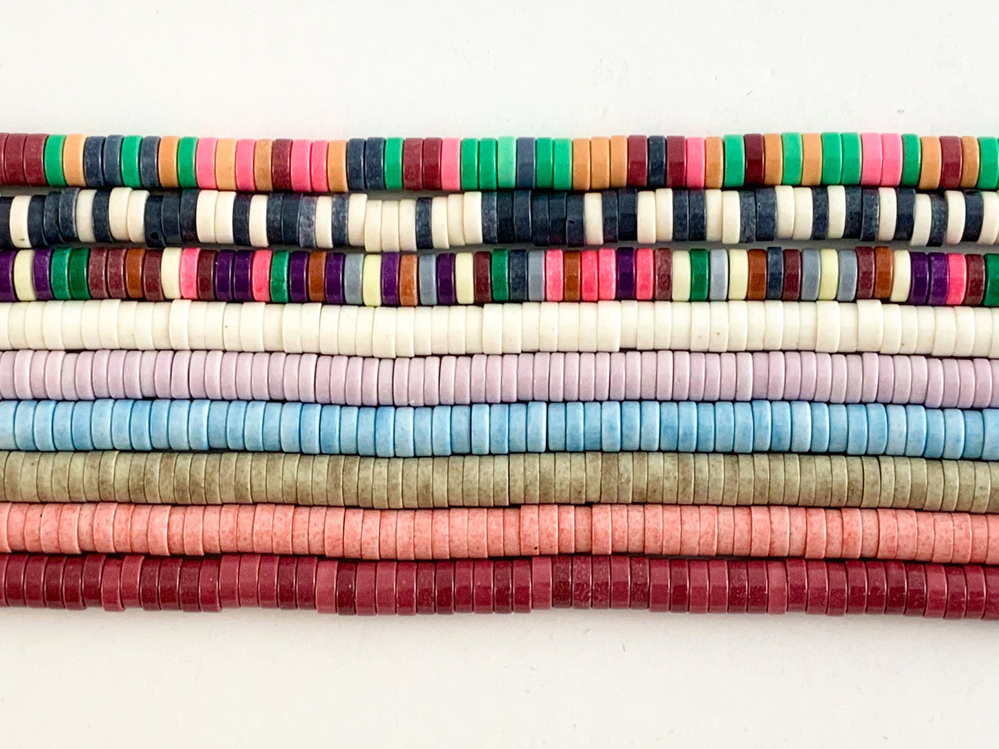 Cuentas brillantes lisas Heishi de ágata de color suave de 4-5 mm alrededor de 16"