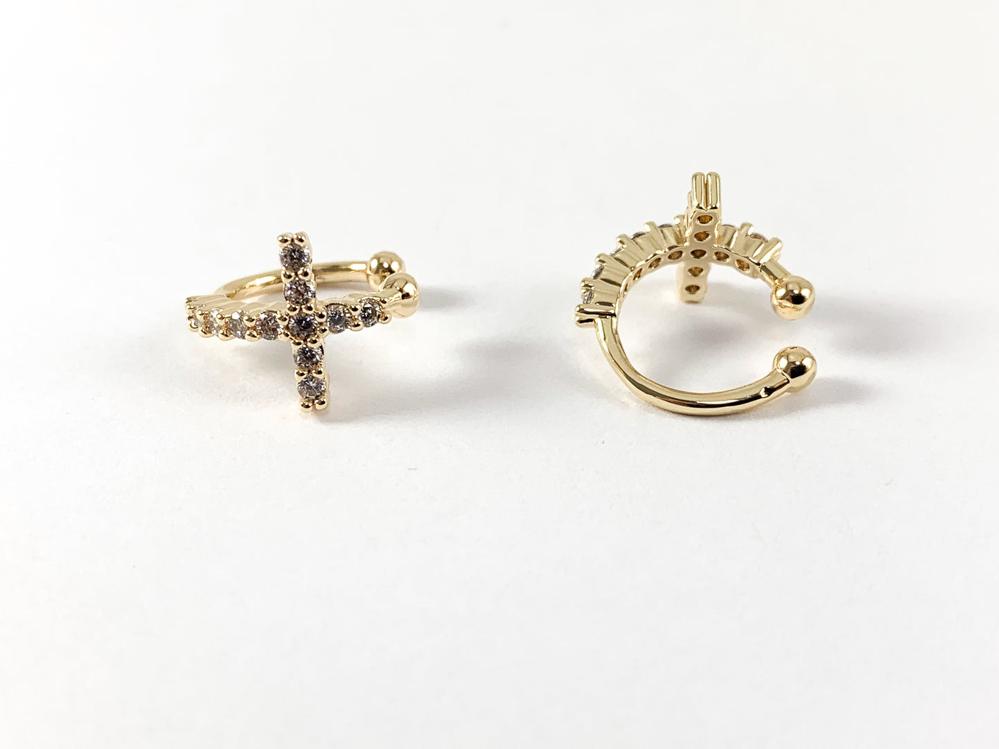 Orejeras de estrella pavimentadas con circonita cúbica de cobre chapadas en oro real/plata de 18 quilates, 6 piezas